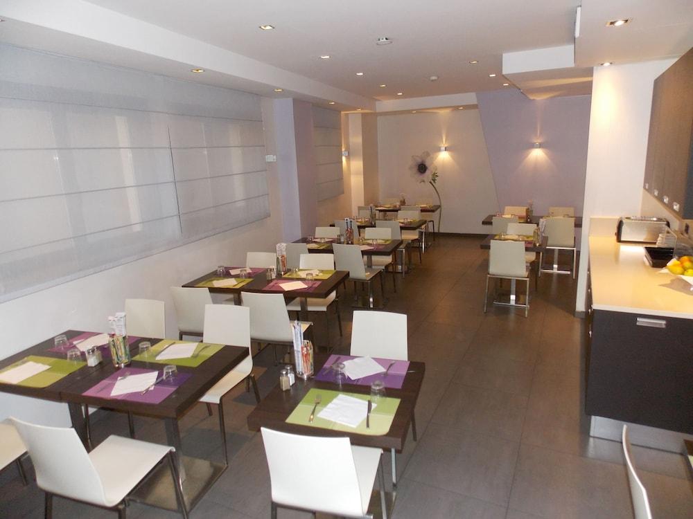 restaurant cafeteria