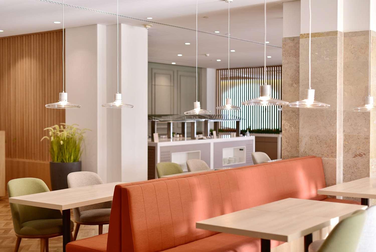 restaurant cafeteria