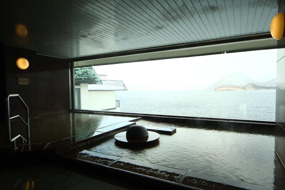 swimming pool spa
