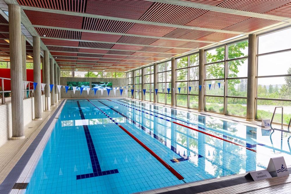 swimming pool spa