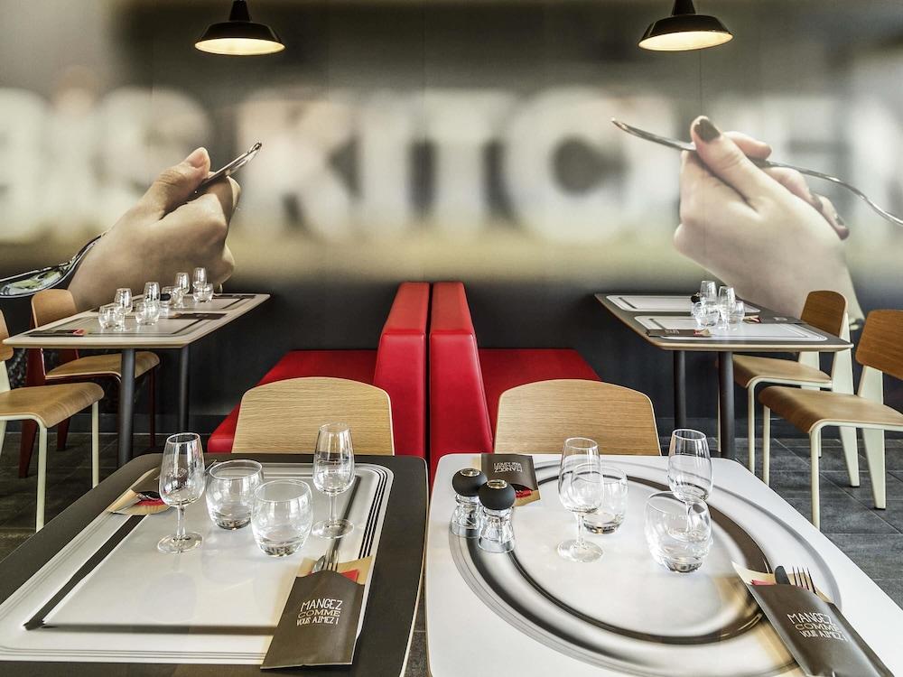 restaurant cafeteria