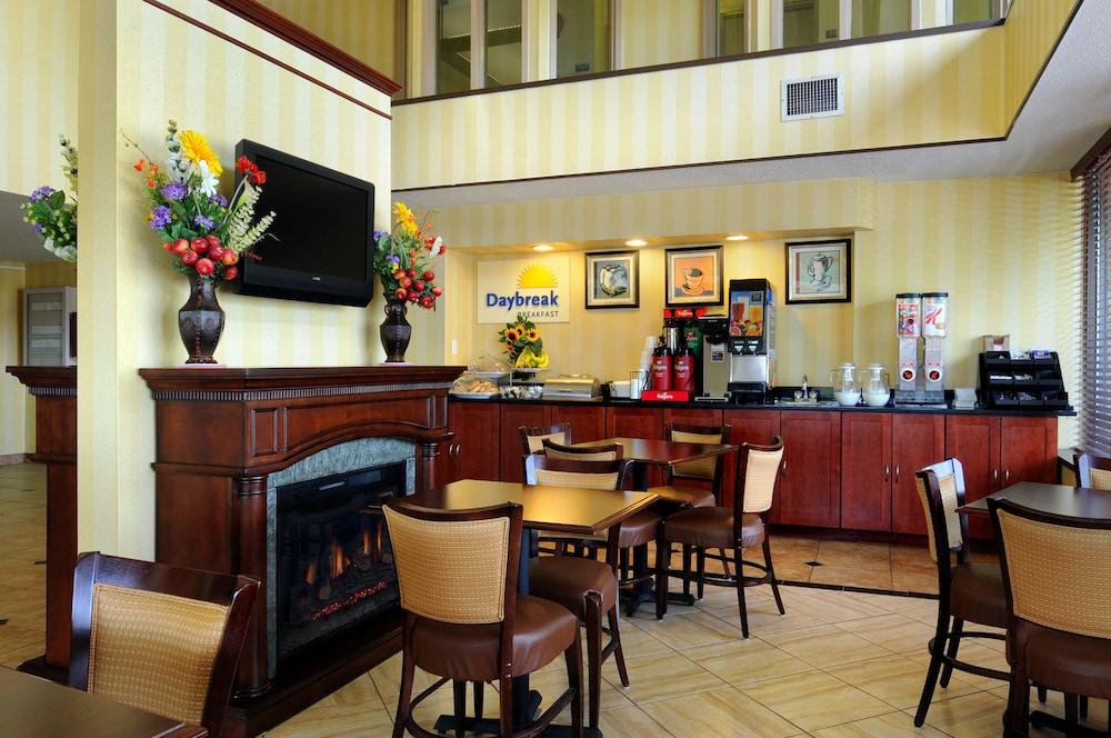 restaurant cafeteria