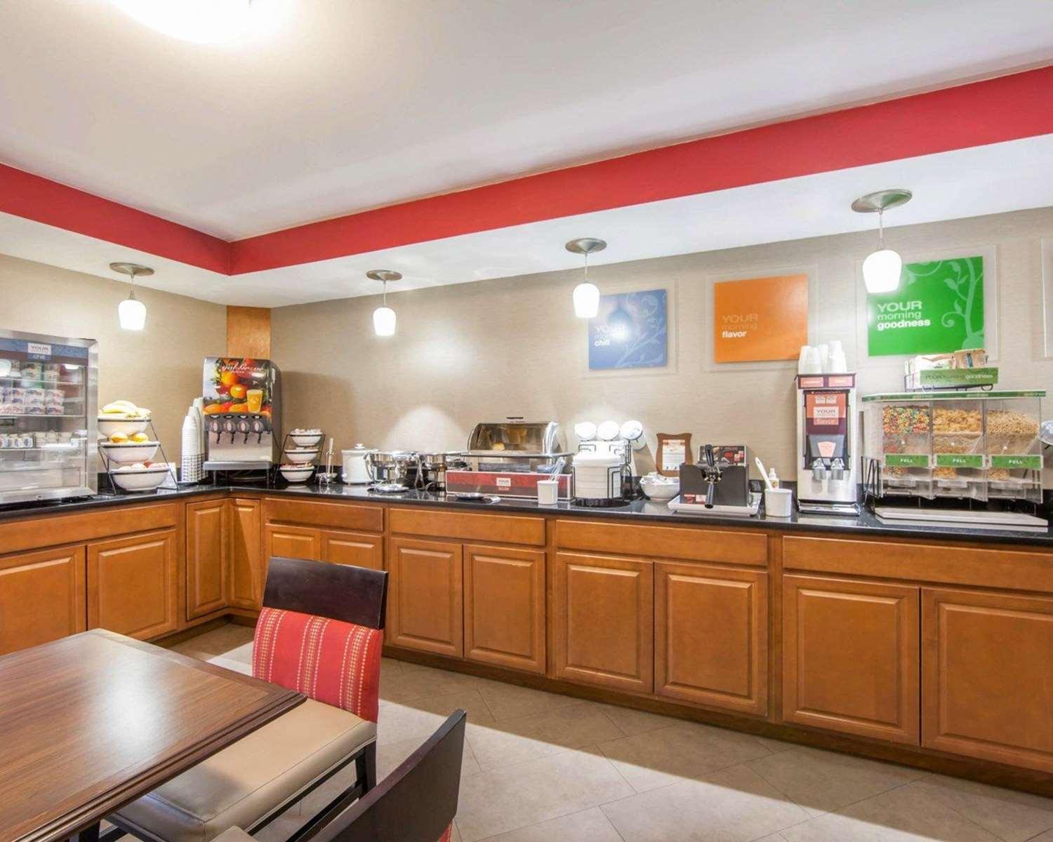 restaurant cafeteria