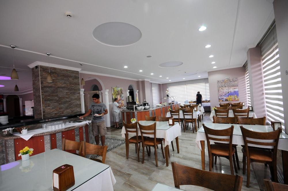 restaurant cafeteria