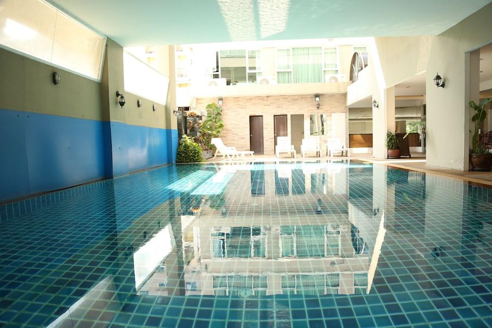 swimming pool spa