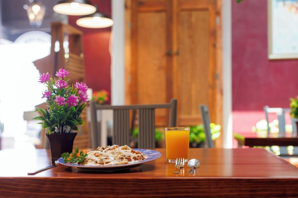 restaurant cafeteria