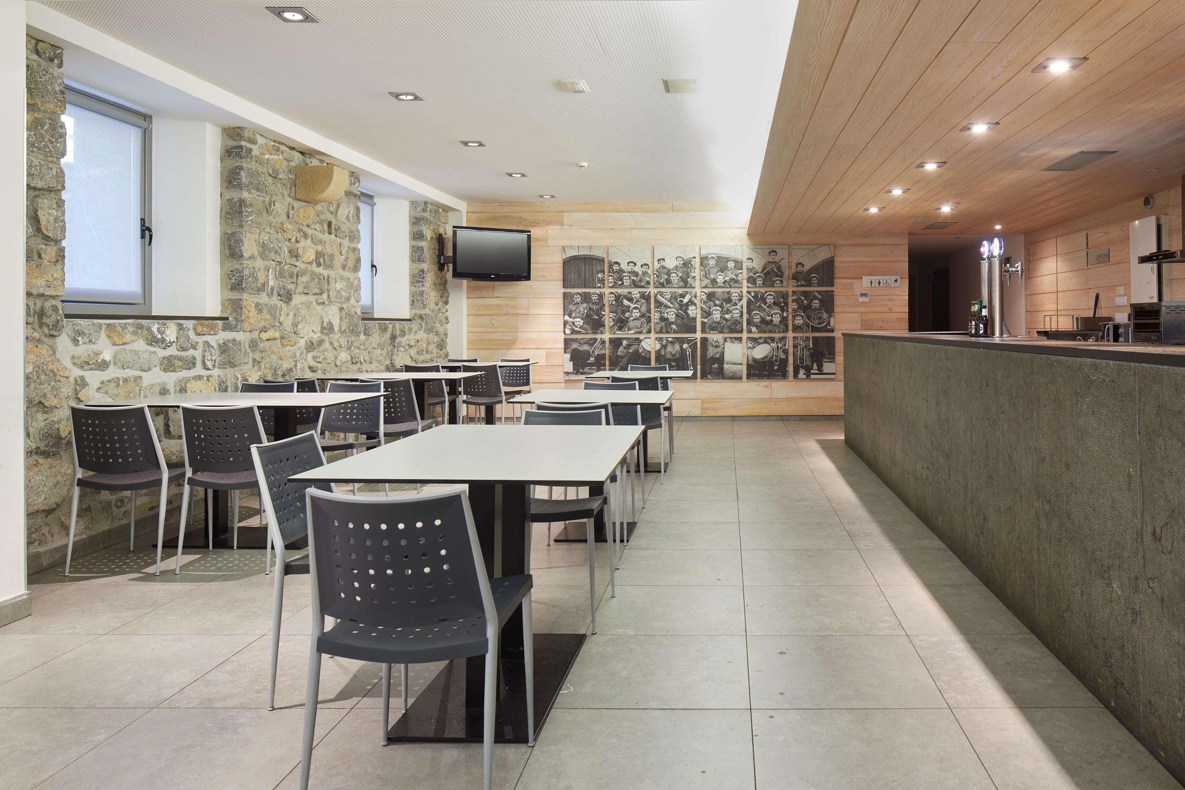 restaurant cafeteria