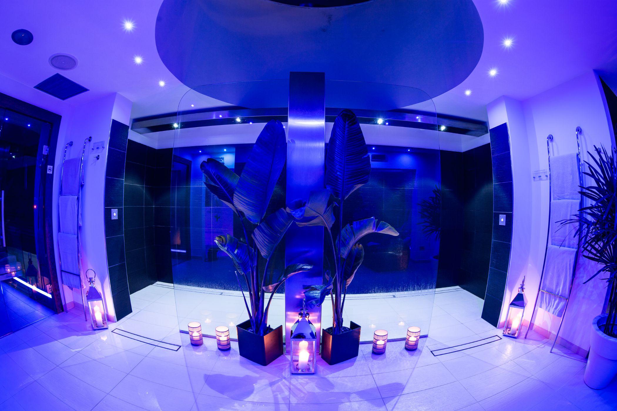 swimming pool spa