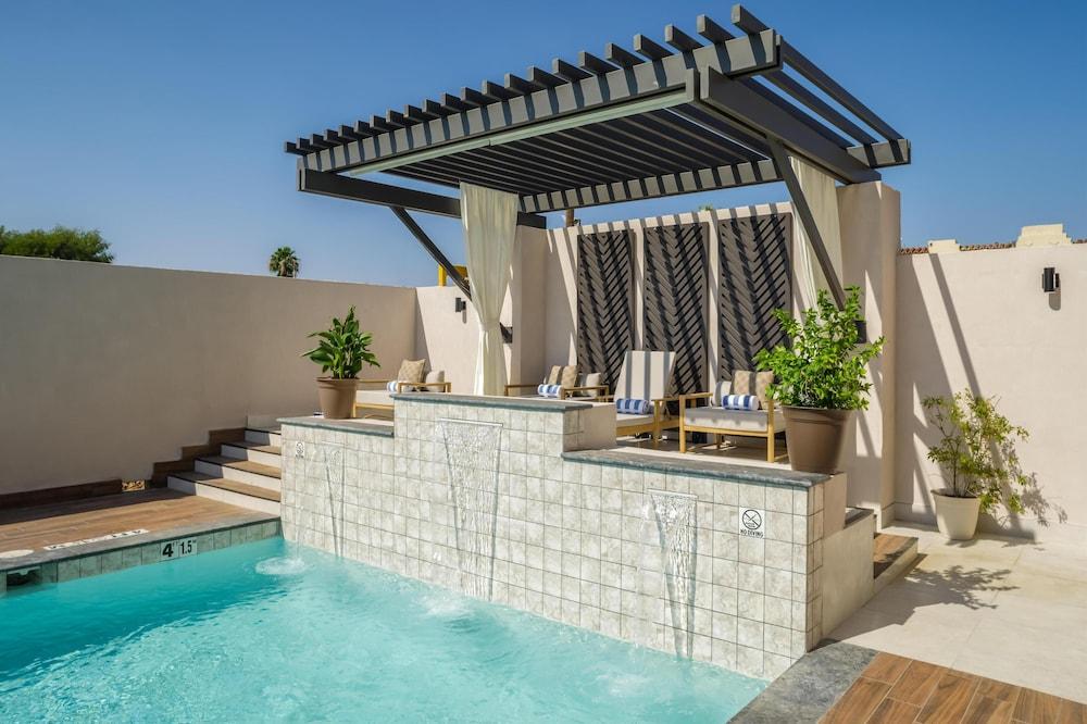 swimming pool spa