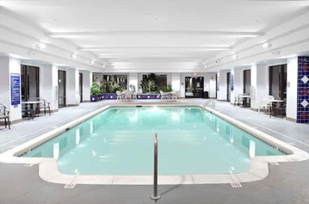 swimming pool spa