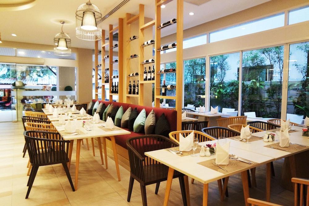 restaurant cafeteria