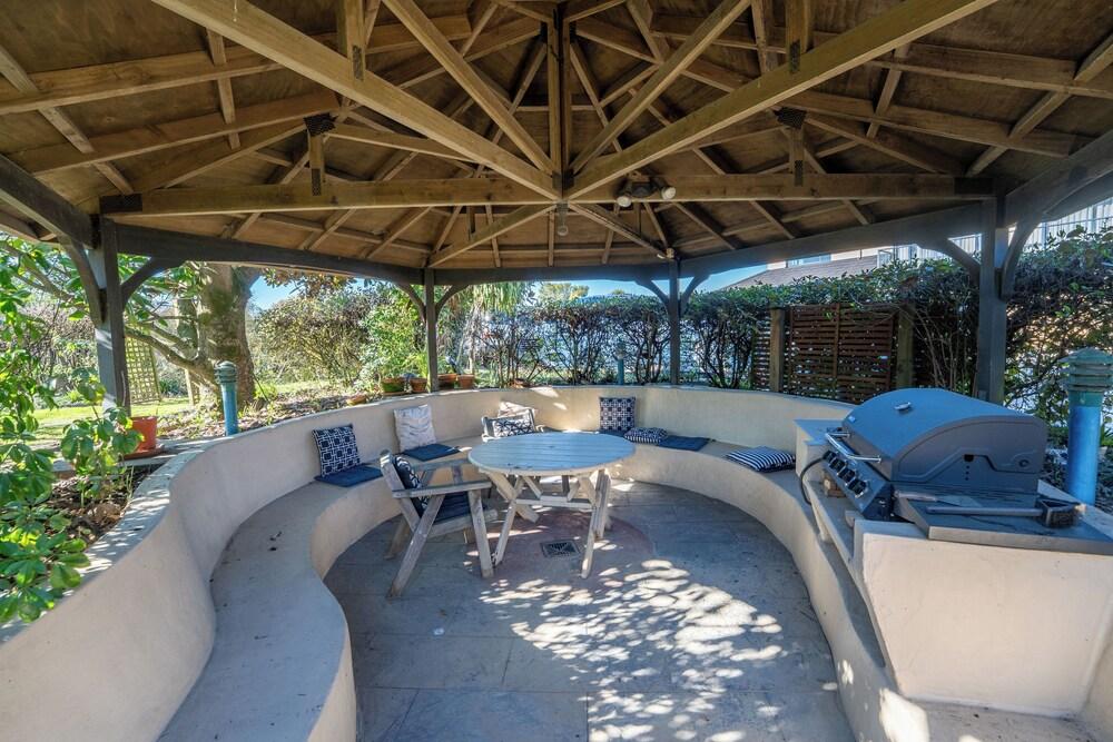 swimming pool spa