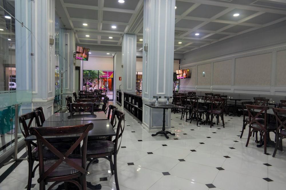 restaurant cafeteria