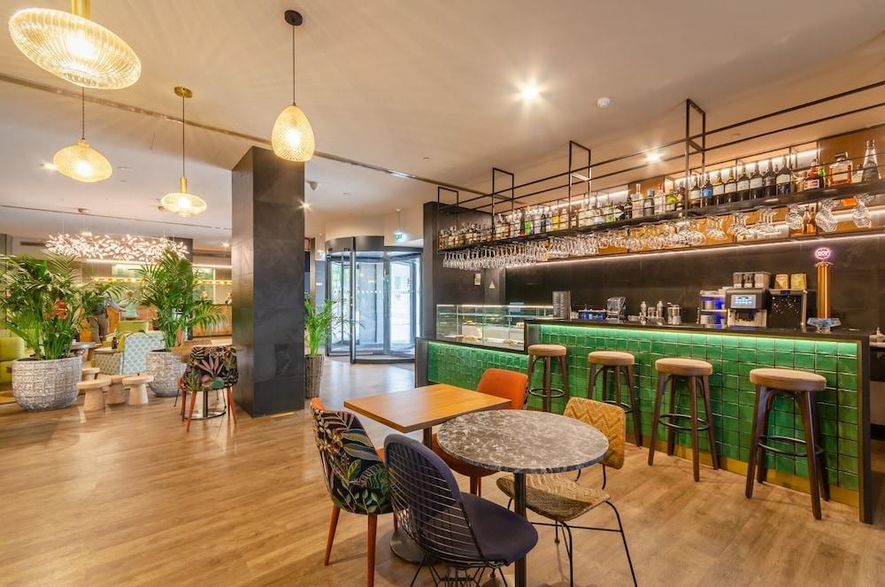 restaurant-cafeteria