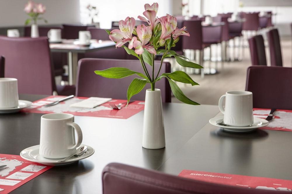 restaurant-cafeteria