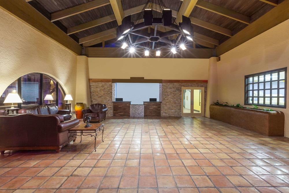 swimming pool spa