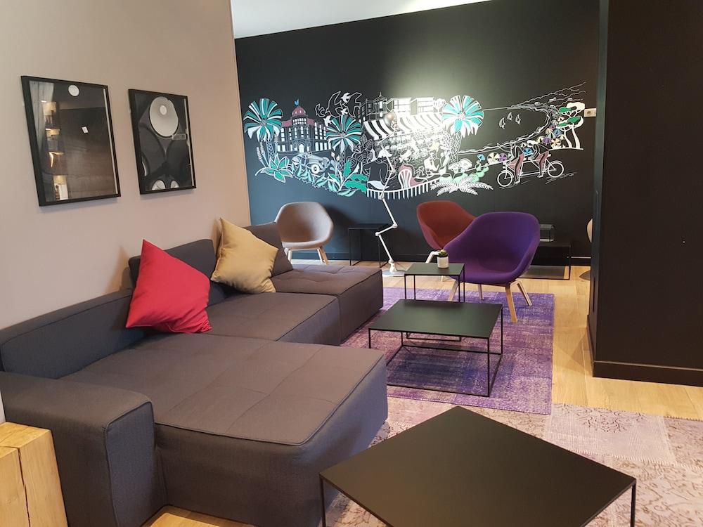 lounge