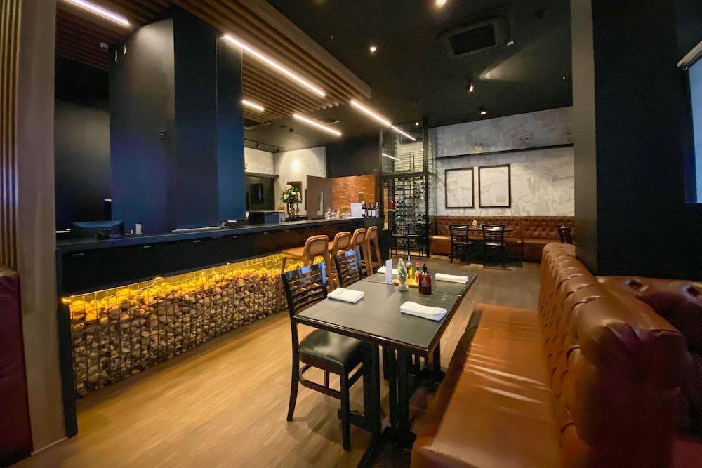 restaurant cafeteria
