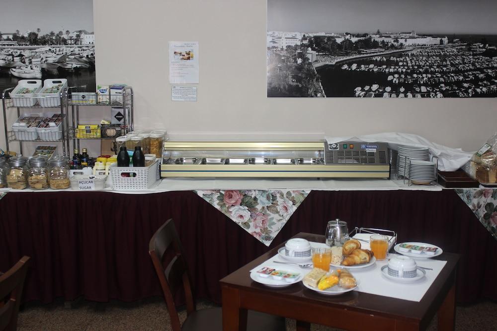restaurant-cafeteria