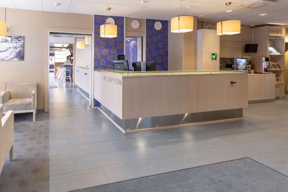 lobby