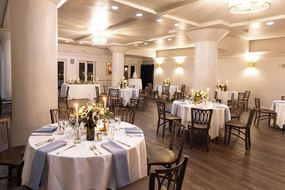 restaurant cafeteria