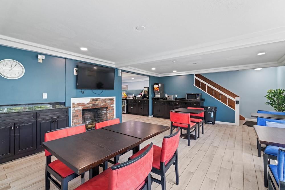 restaurant cafeteria