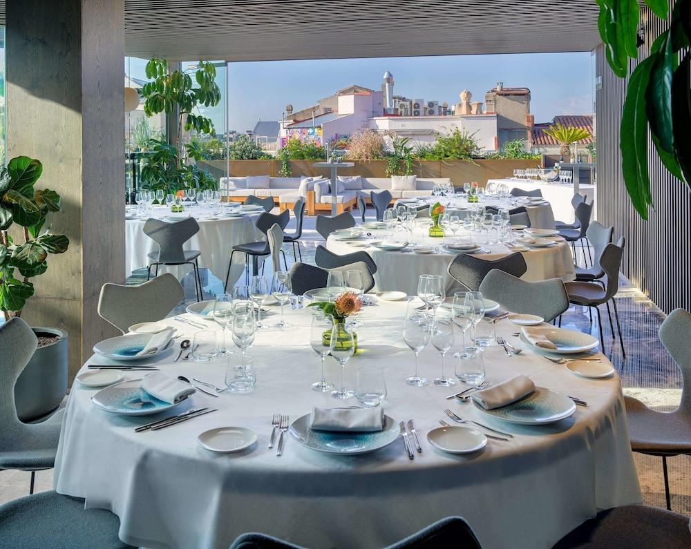 restaurant cafeteria