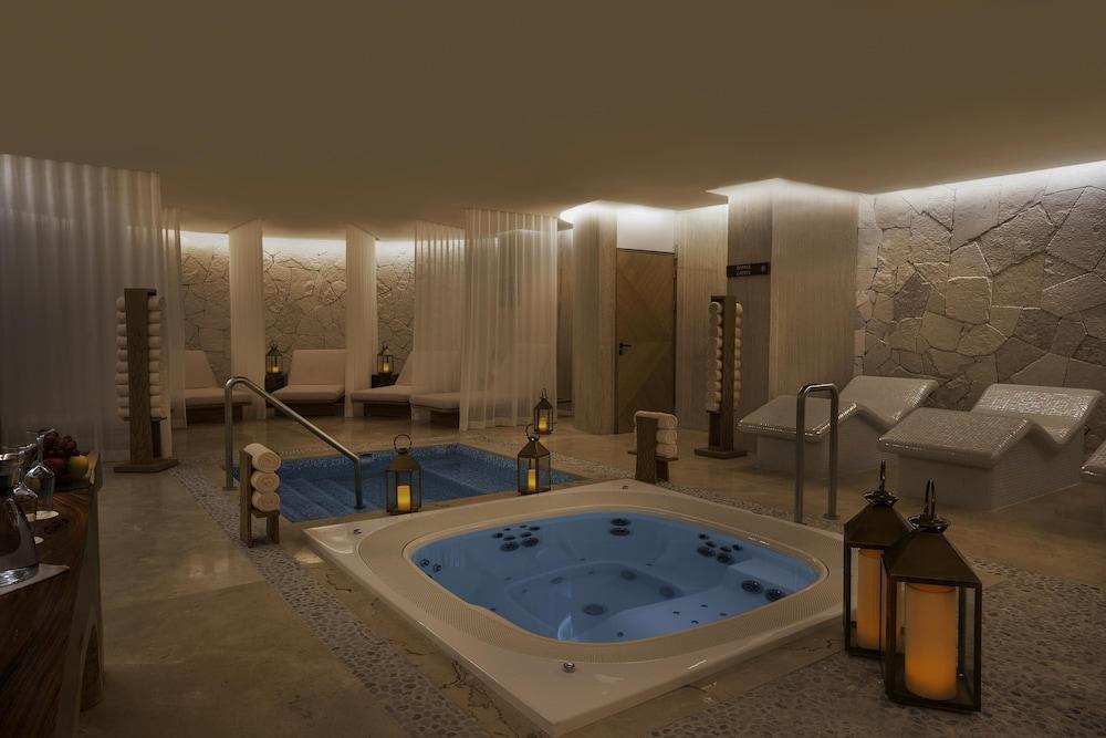 swimming pool spa