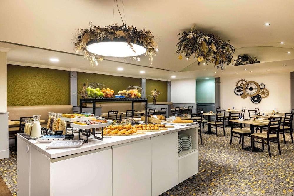 restaurant cafeteria