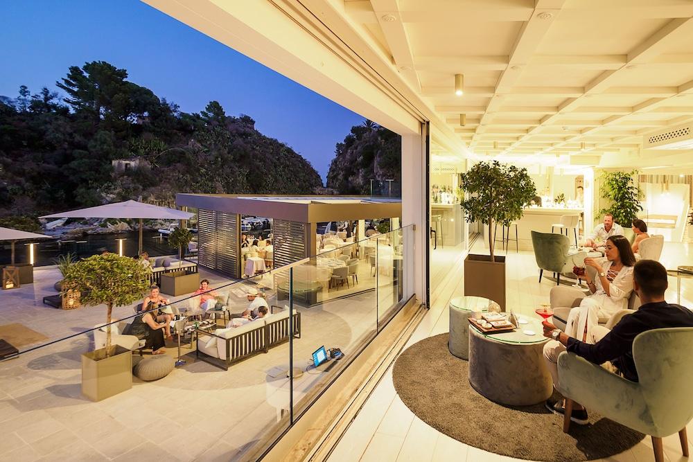 swimming pool spa