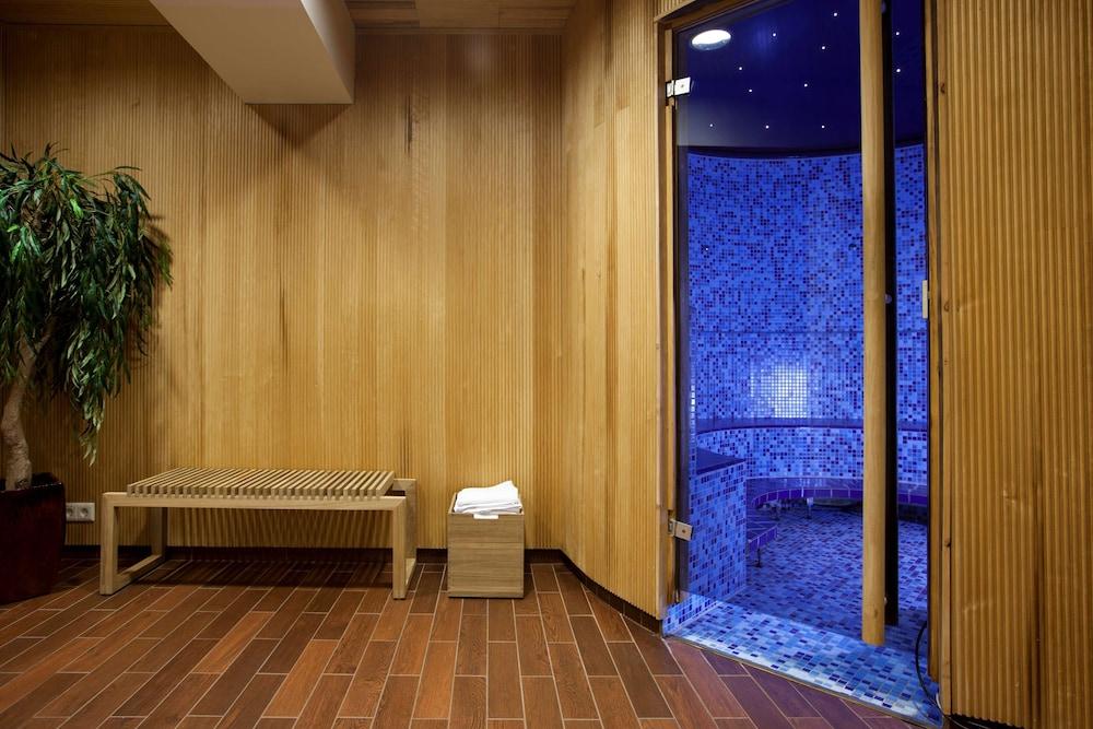 swimming pool spa
