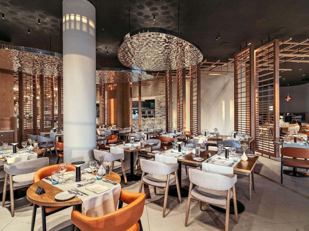 restaurant cafeteria