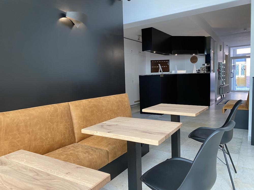 restaurant-cafeteria