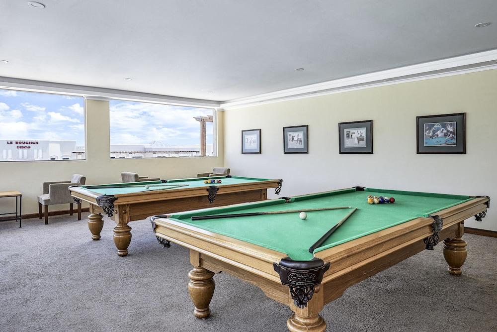 swimming pool spa