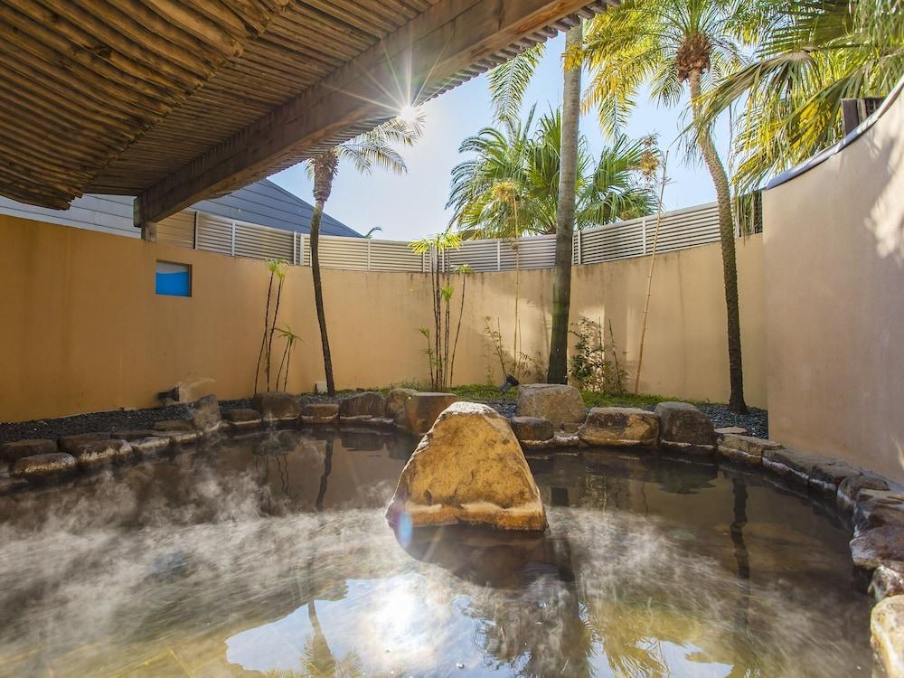 swimming pool spa