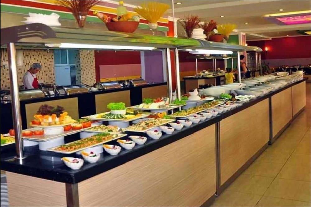 restaurant cafeteria