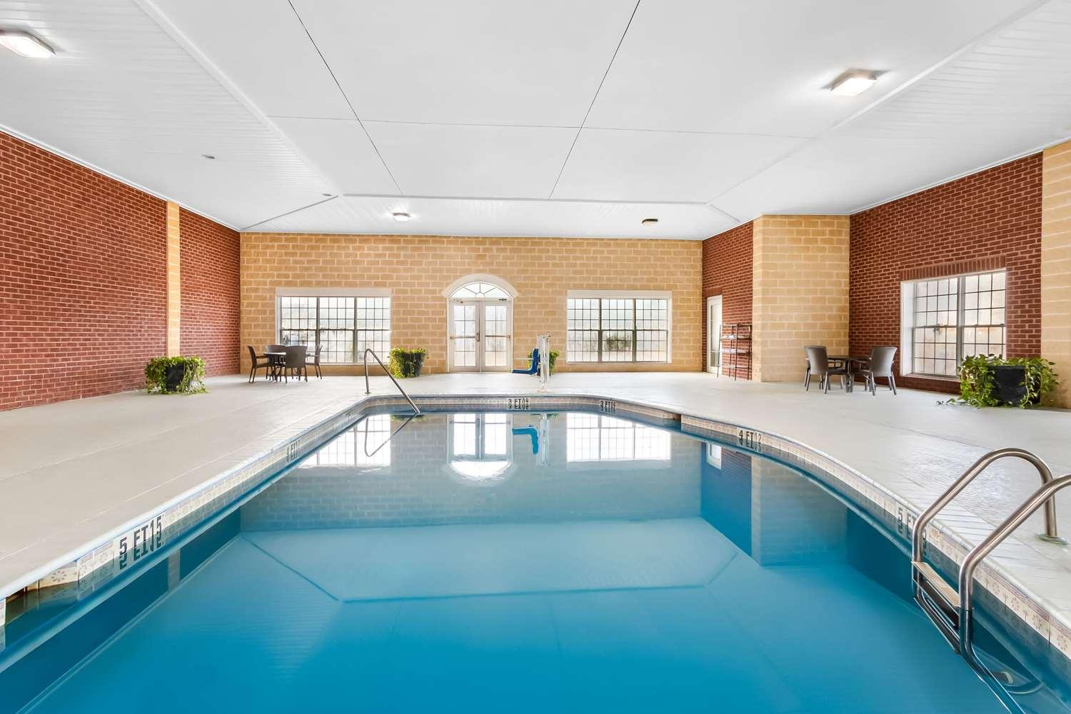 swimming pool spa