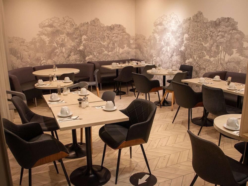 restaurant cafeteria