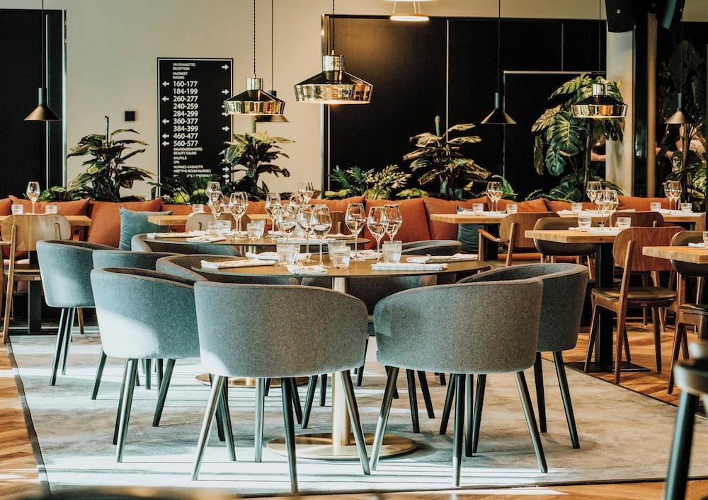 restaurant cafeteria
