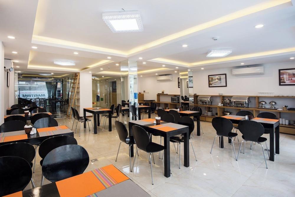 restaurant cafeteria