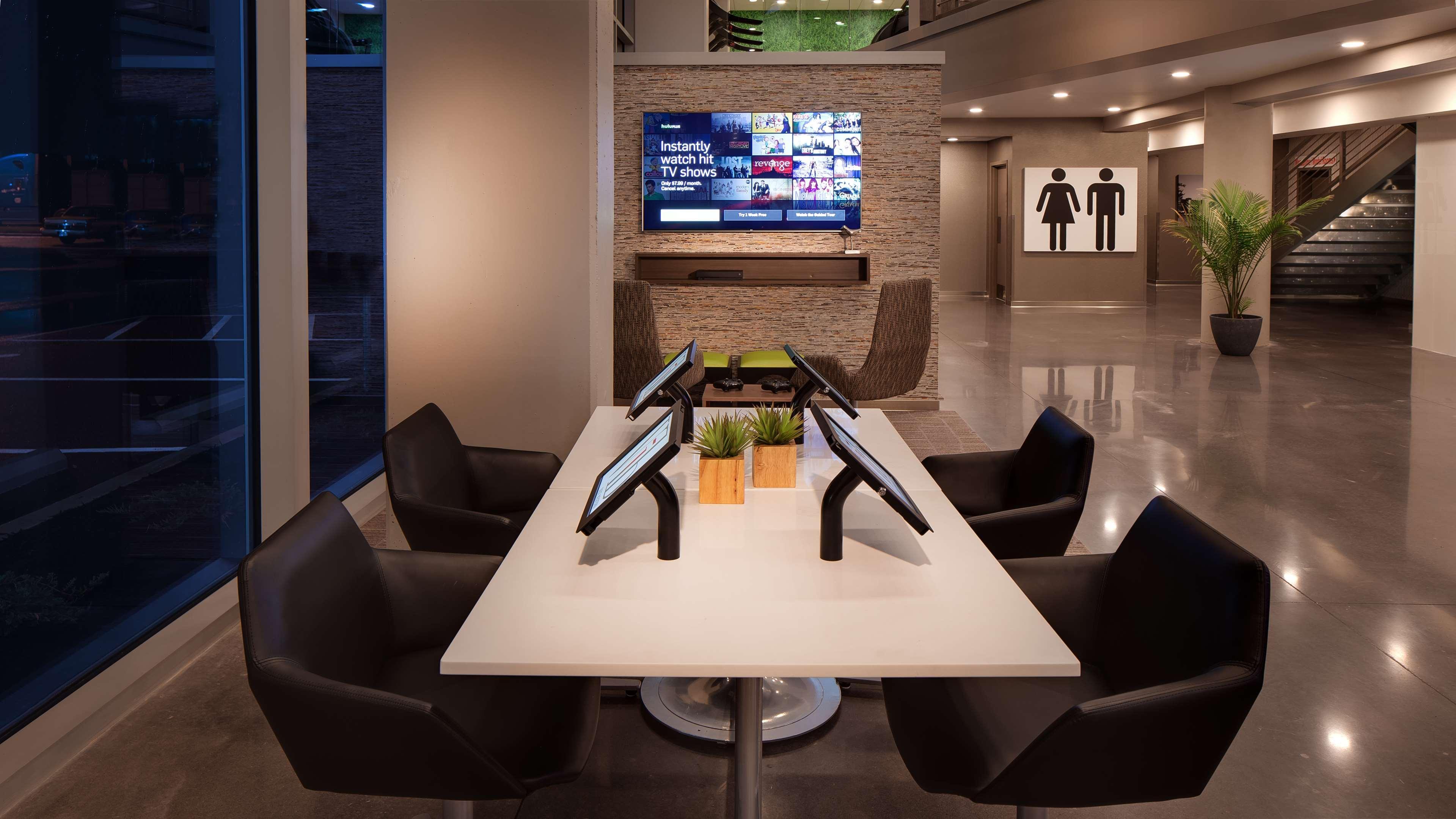 restaurant cafeteria