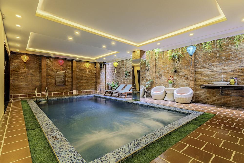 swimming pool spa