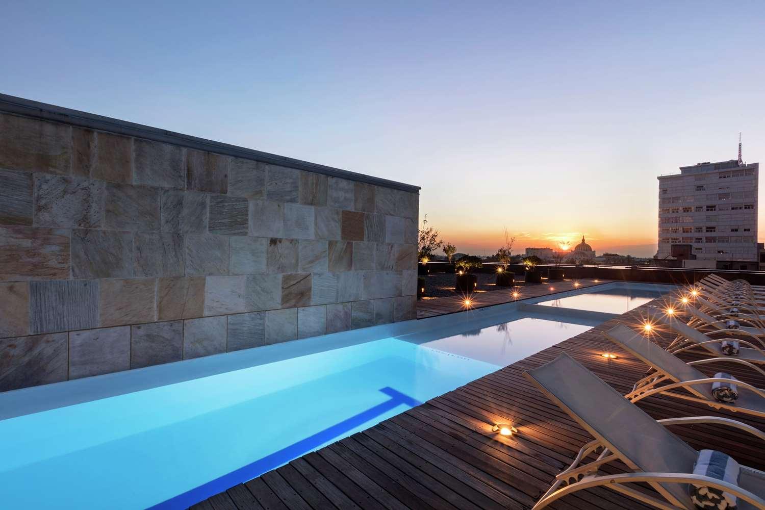 swimming pool spa
