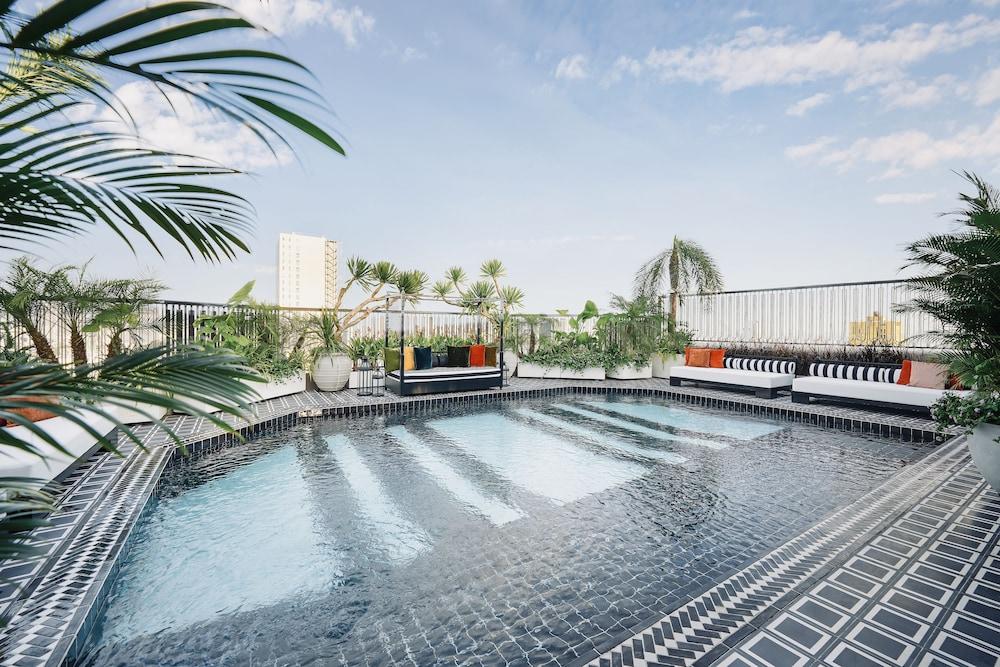 swimming pool spa