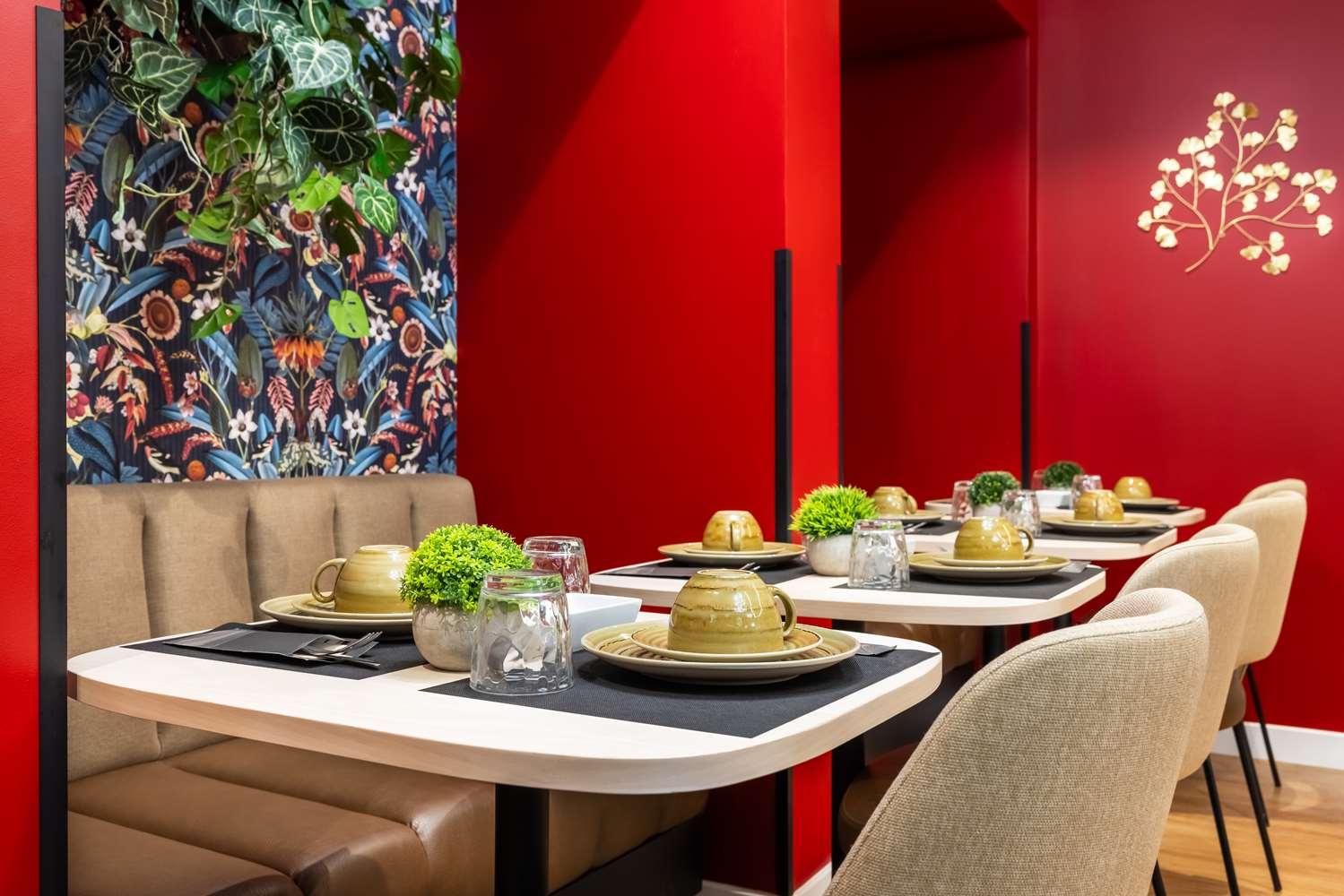 restaurant cafeteria