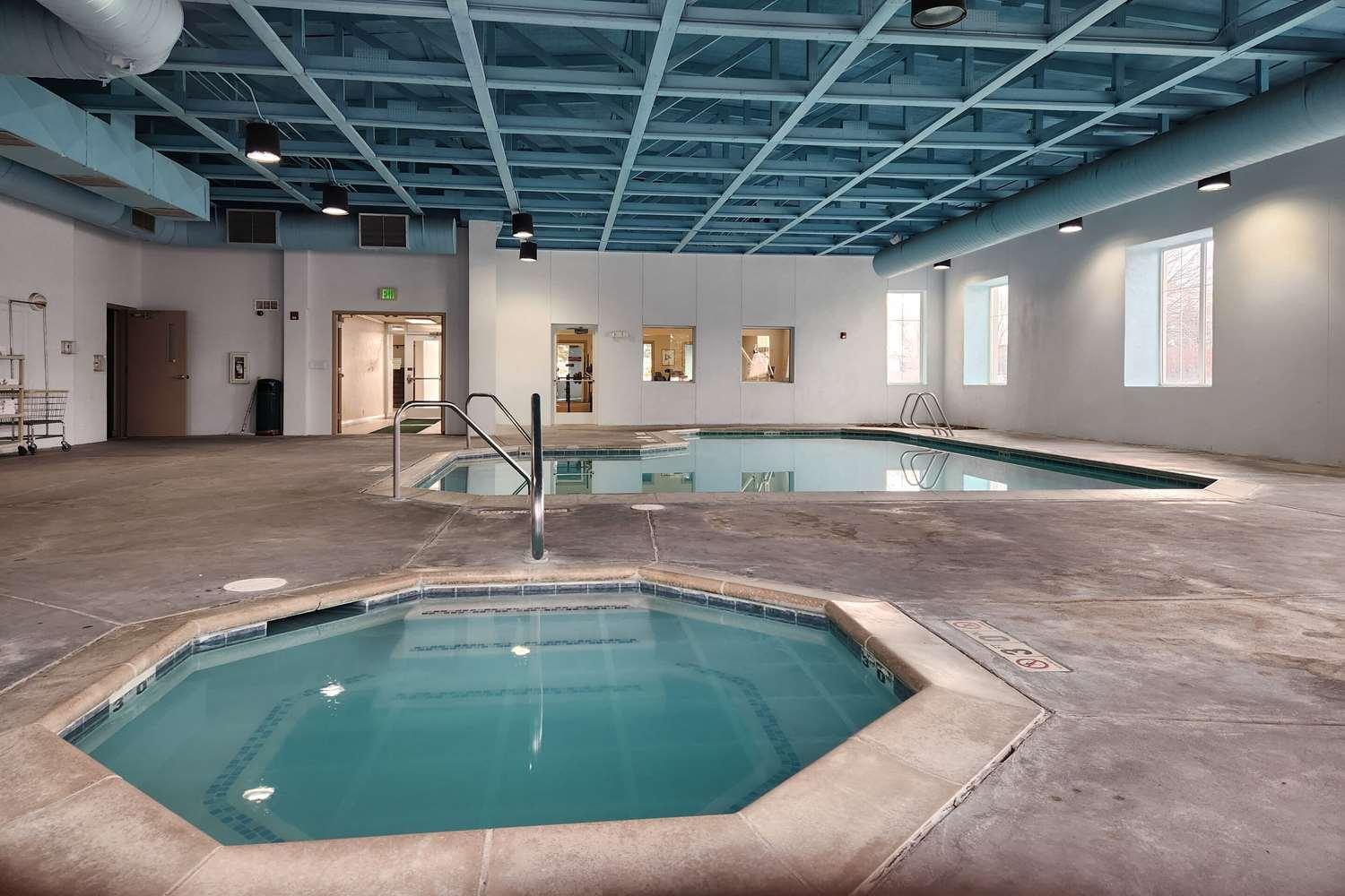 swimming pool spa