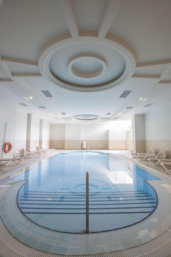 swimming pool spa