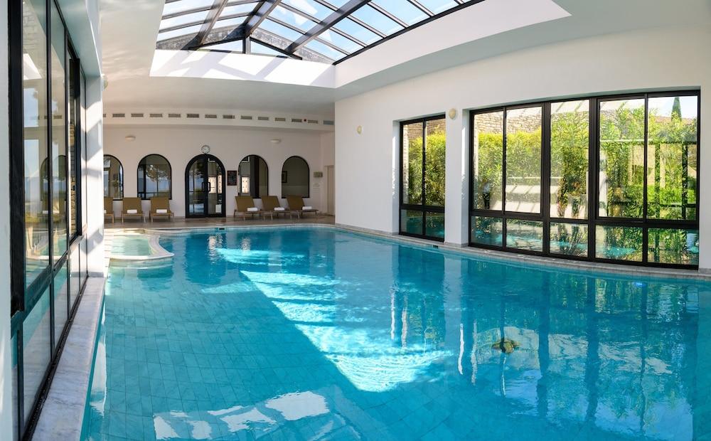 swimming pool spa