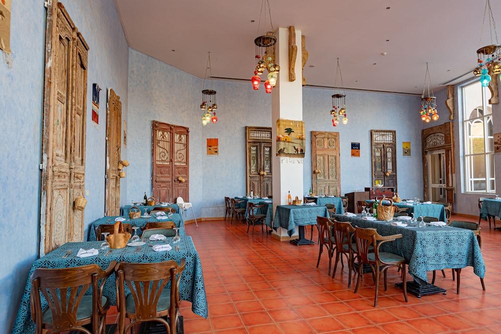 restaurant-cafeteria