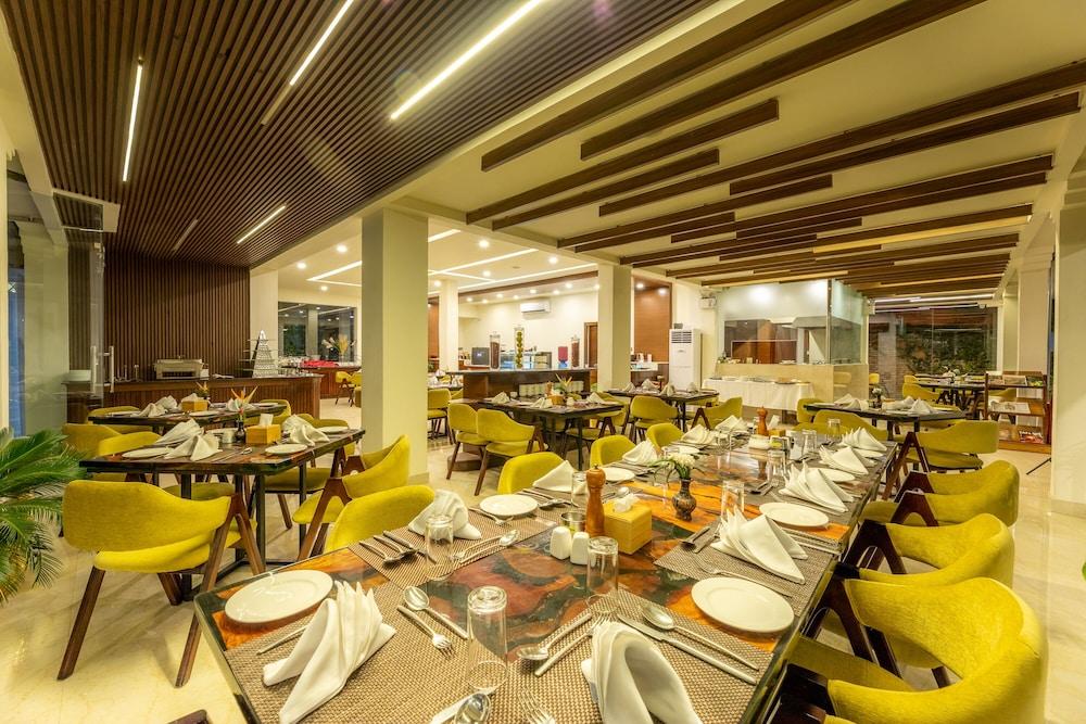 restaurant cafeteria